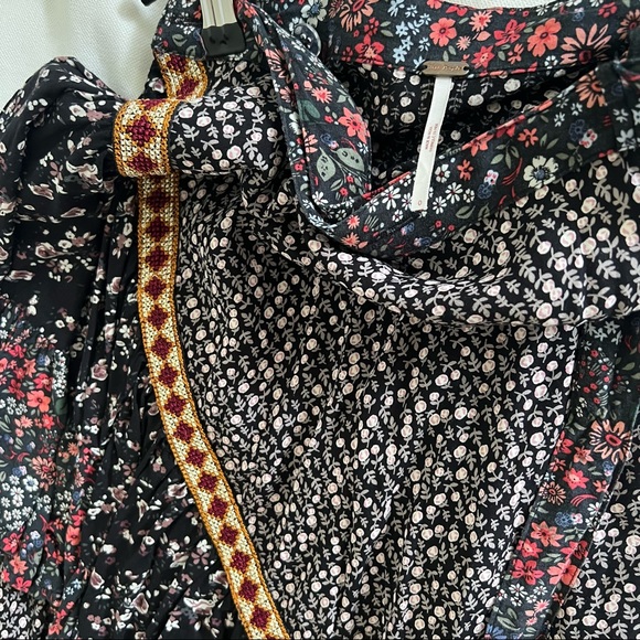 Free People Esmerelda Skirt - Size 0 - Picture 3 of 4